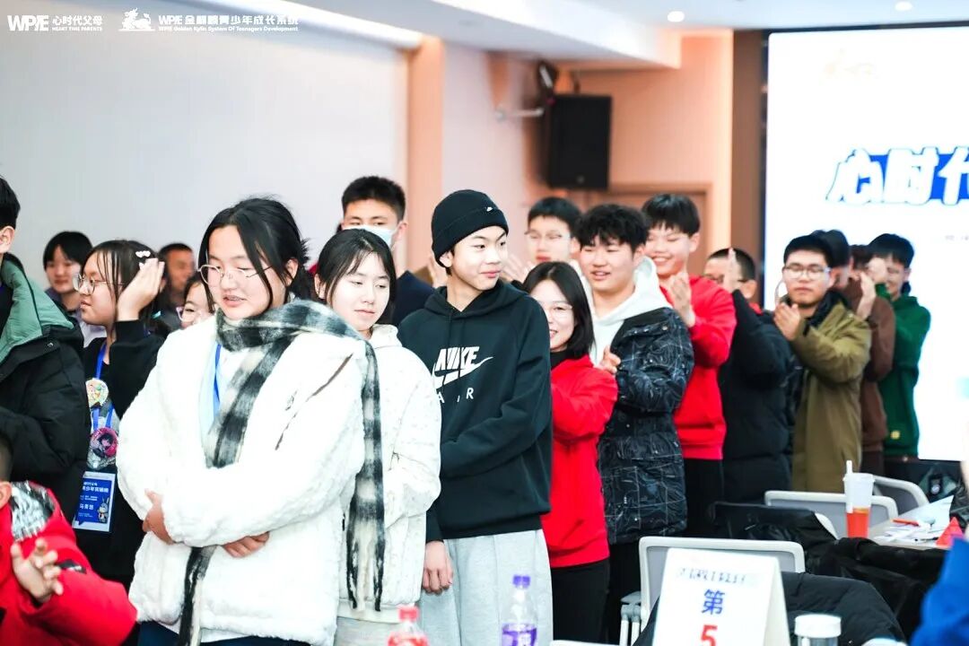 从“扇自己耳光”到“助孩子考700分”——这个爸爸值得全网学习！