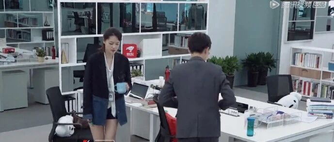 985美女学霸通宵加班后的成绩，给所有刚入职场的年轻人上了一课