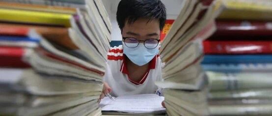 12年前，那个高考故意0分的人，现在怎么样了？