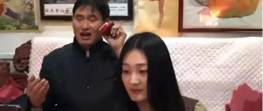 “大衣哥”儿媳离婚事件始末：其实，这只是一场人性的悲剧