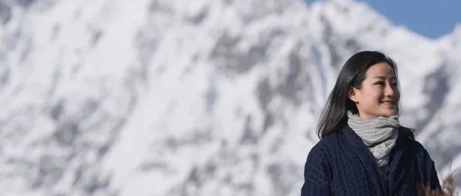 这个哈佛女学霸在绝美的无人之地造房子，改变中产打卡旅行方式