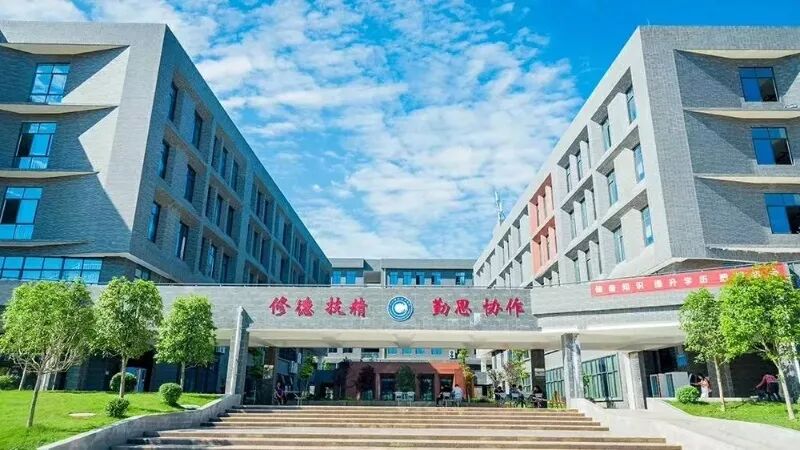 这所颜值与实力兼具的学校您不容错过！(图2)