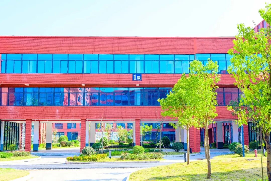 着力高考升学，培养专业技能——四川省经济管理学校(图2)