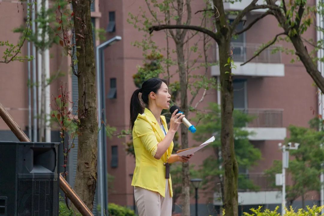 文明之风徐徐吹，礼仪之花朵朵开 |经管校举行十三周升旗仪式(图7)