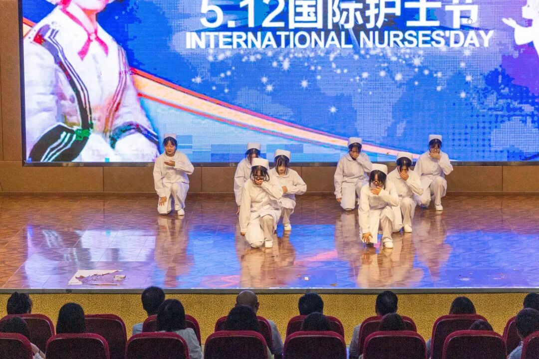 我校举行“人间天使  生命同行  5·12 国际护士节活动暨2020级护理专业学生授帽仪式”(图27)