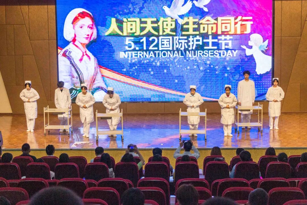 我校举行“人间天使  生命同行  5·12 国际护士节活动暨2020级护理专业学生授帽仪式”(图22)