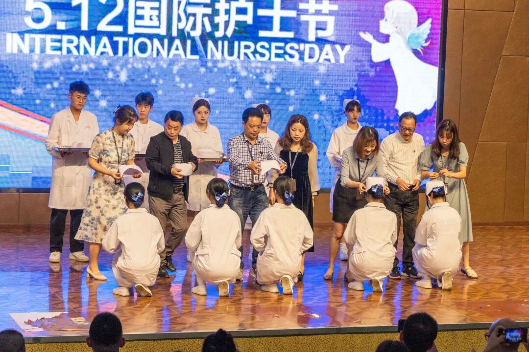 我校举行“人间天使  生命同行  5·12 国际护士节活动暨2020级护理专业学生授帽仪式”(图7)