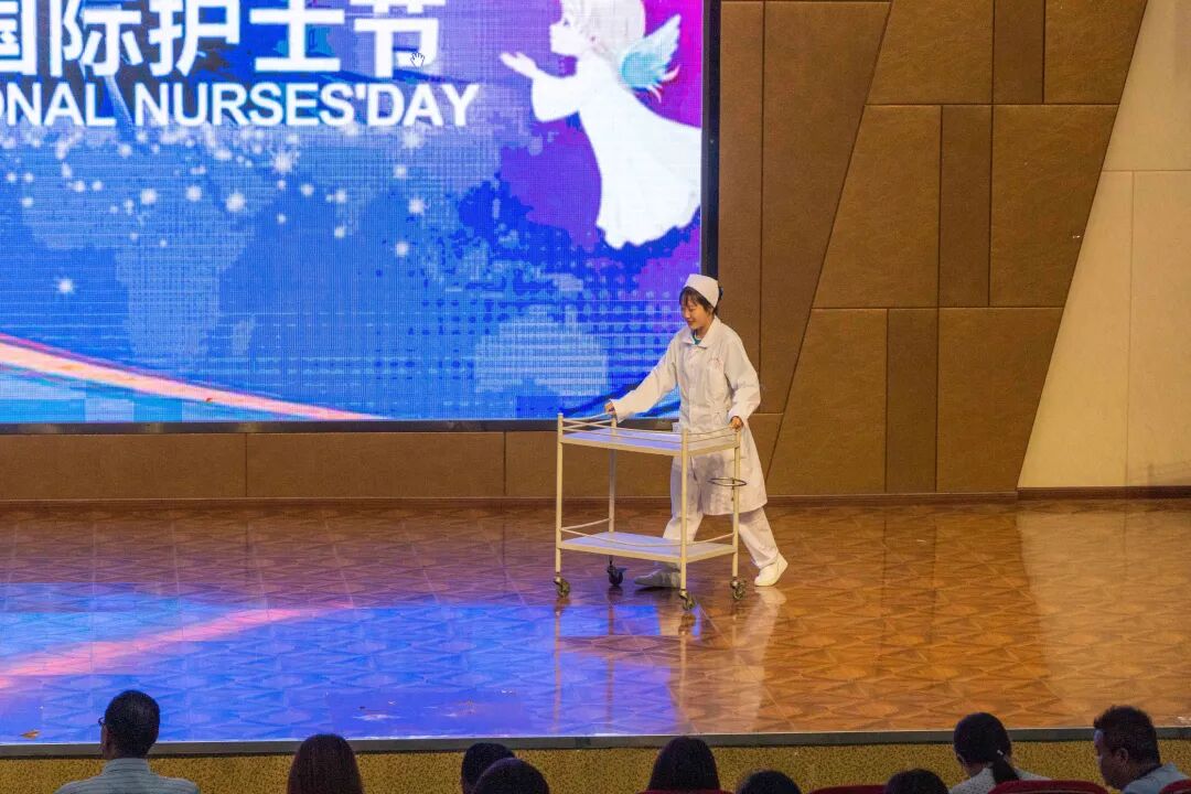 我校举行“人间天使  生命同行  5·12 国际护士节活动暨2020级护理专业学生授帽仪式”(图21)