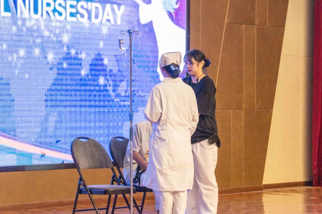 我校举行“人间天使  生命同行  5·12 国际护士节活动暨2020级护理专业学生授帽仪式”(图33)