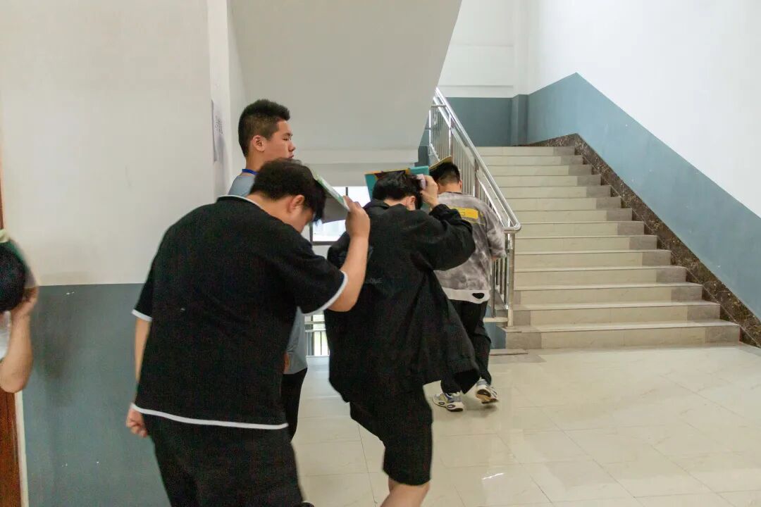 【防震减灾】四川省经济管理学校开展防震减灾安全演练活动(图3)