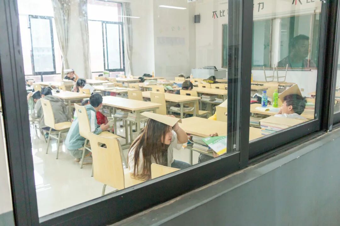 【防震减灾】四川省经济管理学校开展防震减灾安全演练活动(图2)