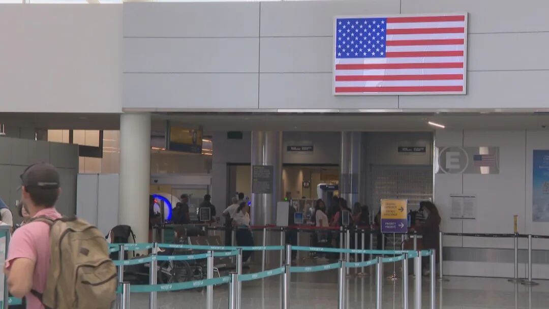 Calgary airport limiting U.S. customs access to 2 hours before flight time  | Globalnews.ca