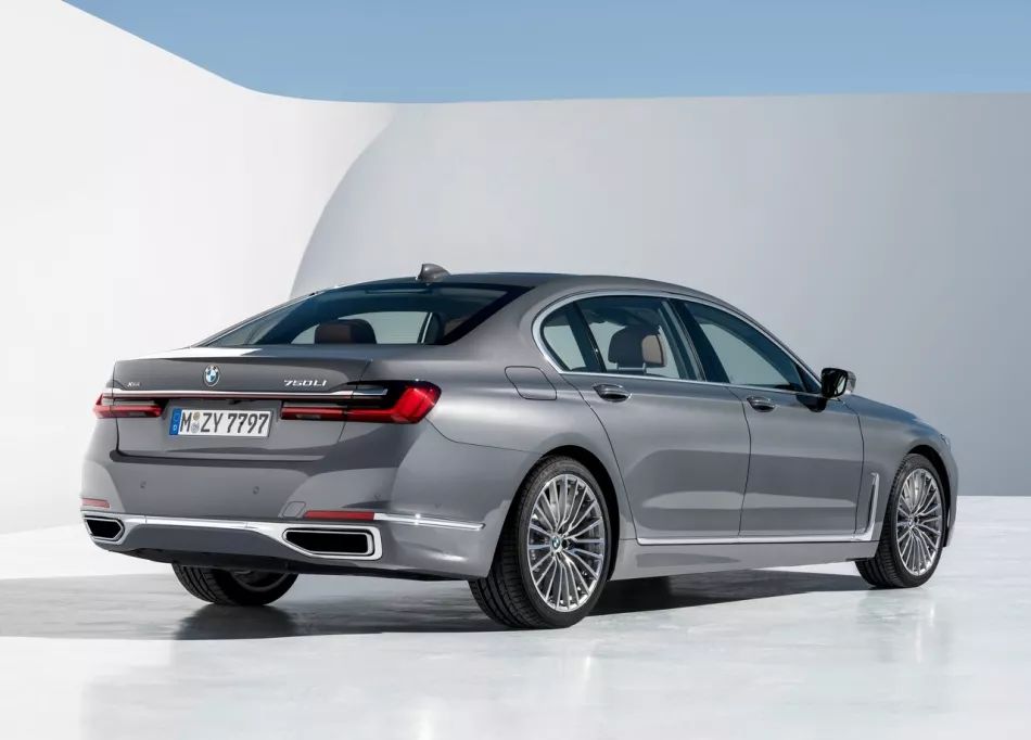 設計更精致，動力多元化，小改款BMW 7系首發，國內最快下半年導入」！ 汽車 第16張