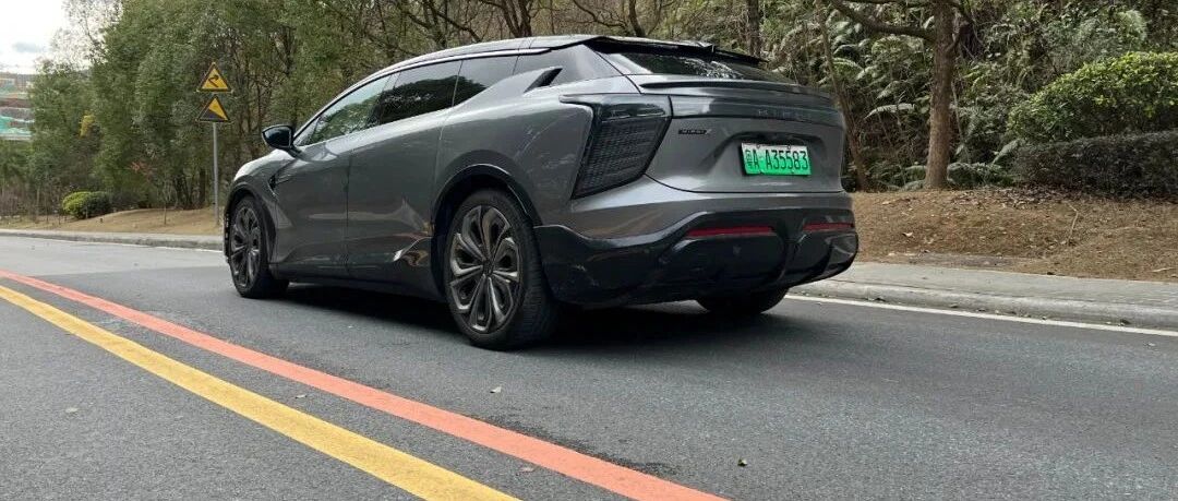 科技感满满的国产豪华电动车