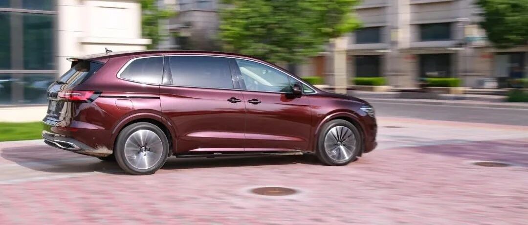 奢华不输埃尔法，试驾大众全新威然