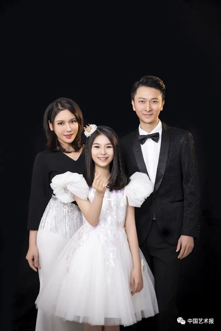 李凯稠:如何创作新时代的"微"歌|从《你笑起来真好看》等谈起_友友