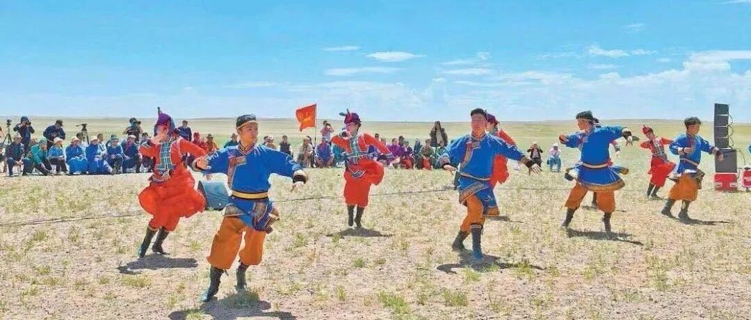 董学文｜乌兰牧骑精神永放光芒