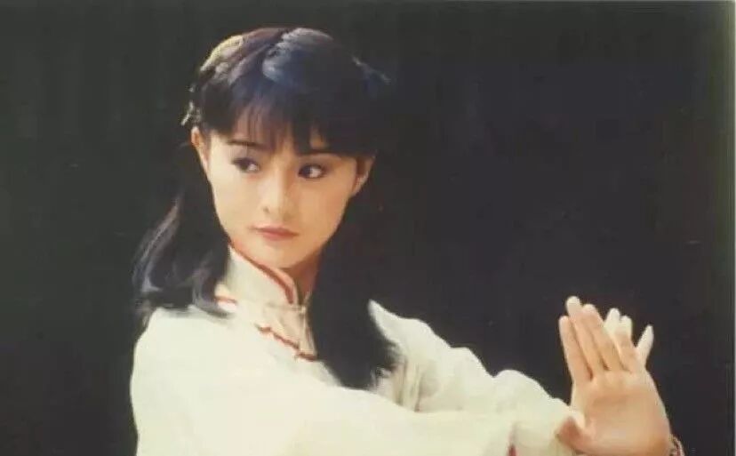 干儿子藏衣柜？突然被抓只穿内衣，谎称一起买衣绝没出轨？法庭上演亲密戏证清白？（组图） - 3