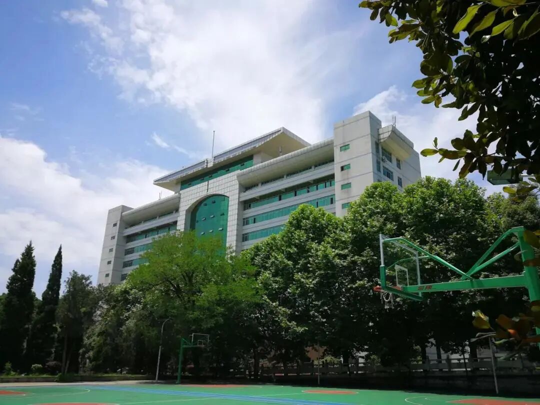 贵州大学118岁生日快乐