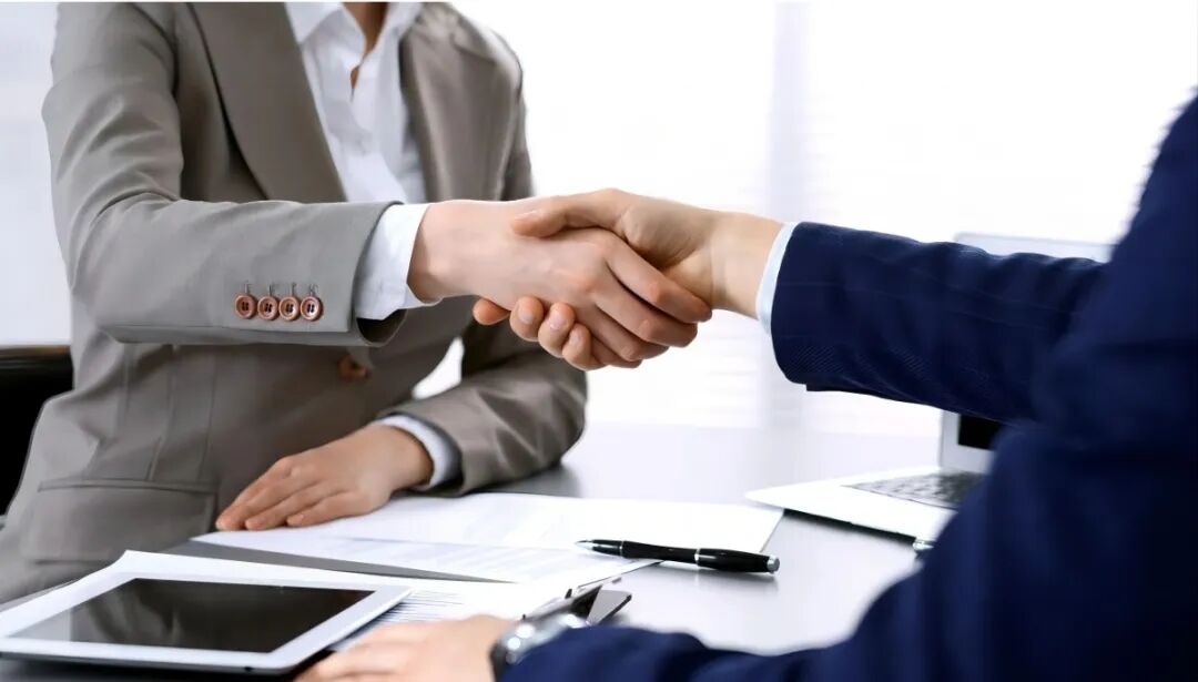 "近期,深博律所收到了曾先生的表扬信,曾先生对张海东主任由衷点赞和