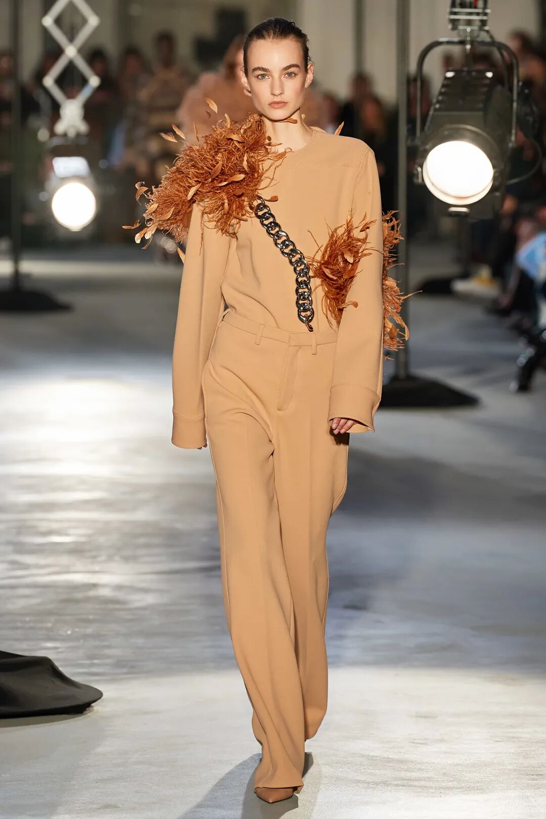 潘通流行色2020秋冬国际时装周流行色趋势总结