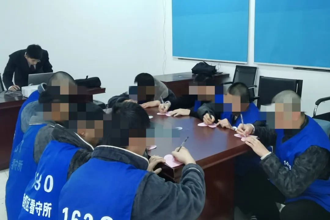 检爱同行 共护未来——“检察课堂”引导涉罪未成年人构建良好人际关系