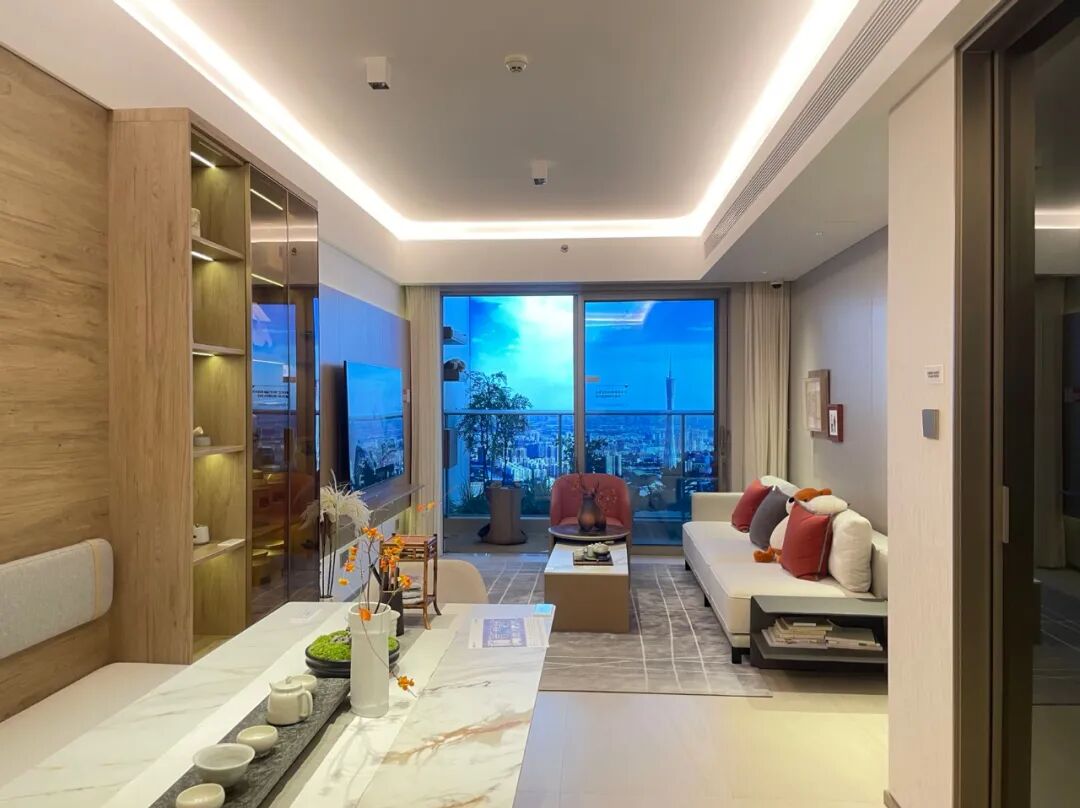 荔湾新盘：力诚榕诚湾，对比万科金域曦府，怎么选？