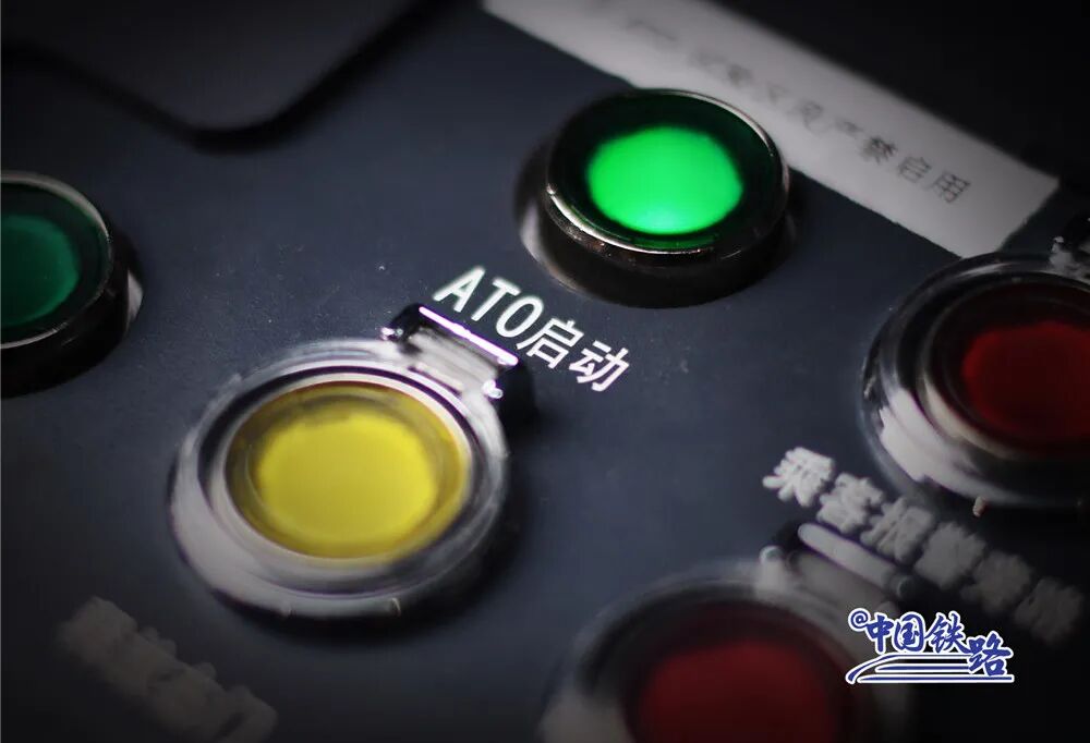 高铁一等座图片_高铁座位标志图片_高铁座座位分布图