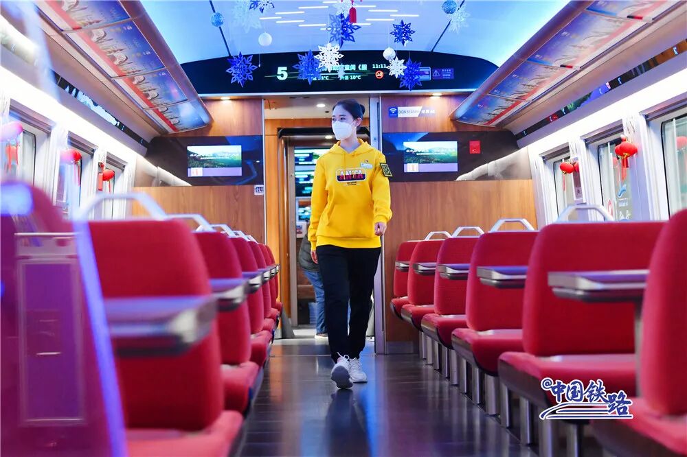 高铁座座位分布图_高铁座位标志图片_高铁一等座图片