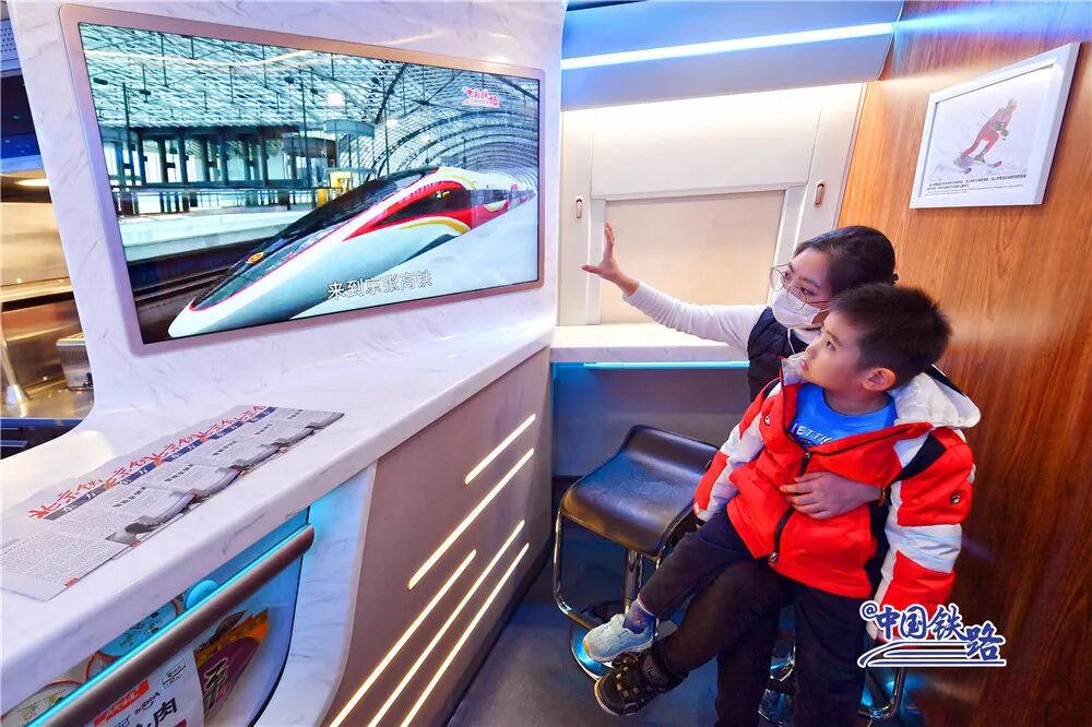 高铁一等座图片_高铁座座位分布图_高铁座位标志图片