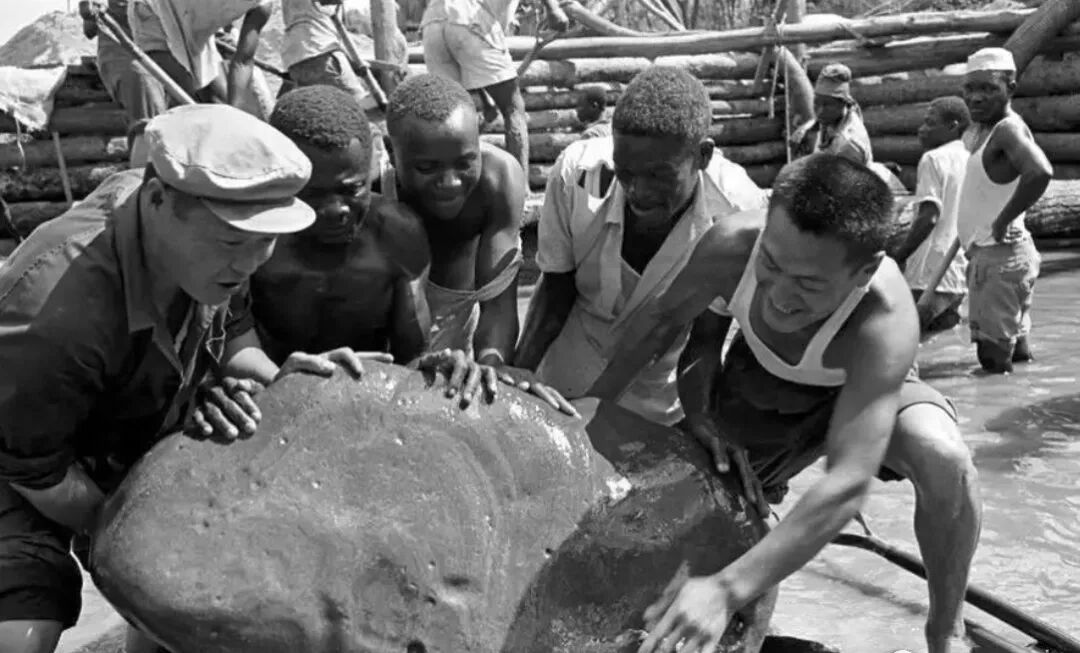 珍贵影像！为了可爱的中国，他们长眠异国他乡