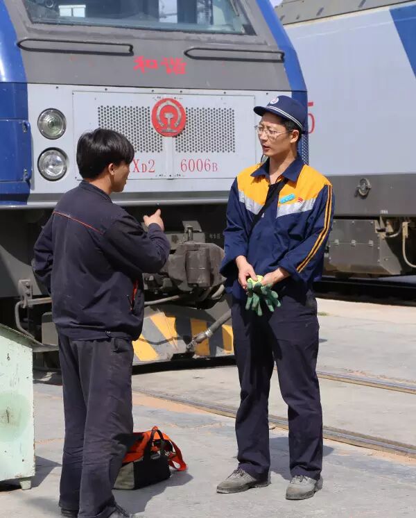 【暑运最美铁路人】兰州铁路局迎水桥机务段王帅:"桑拿房"里的坚守