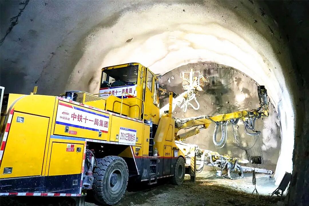 设计时速350公里！广汕高铁即将全面铺轨！