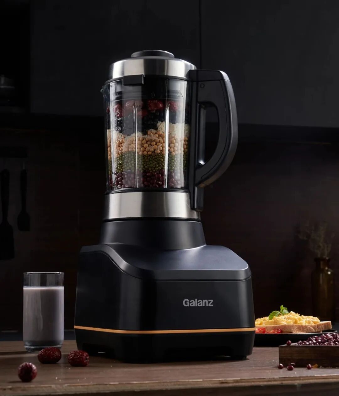 格兰仕黑金刚破壁机wpb1712更利于人体吸收食材经处理,变得细腻滑糯它