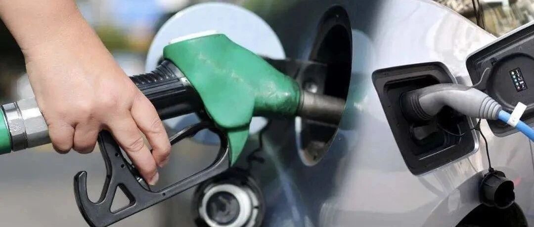 全年销量或破330万，传统燃油车与新能源车市场形势互换