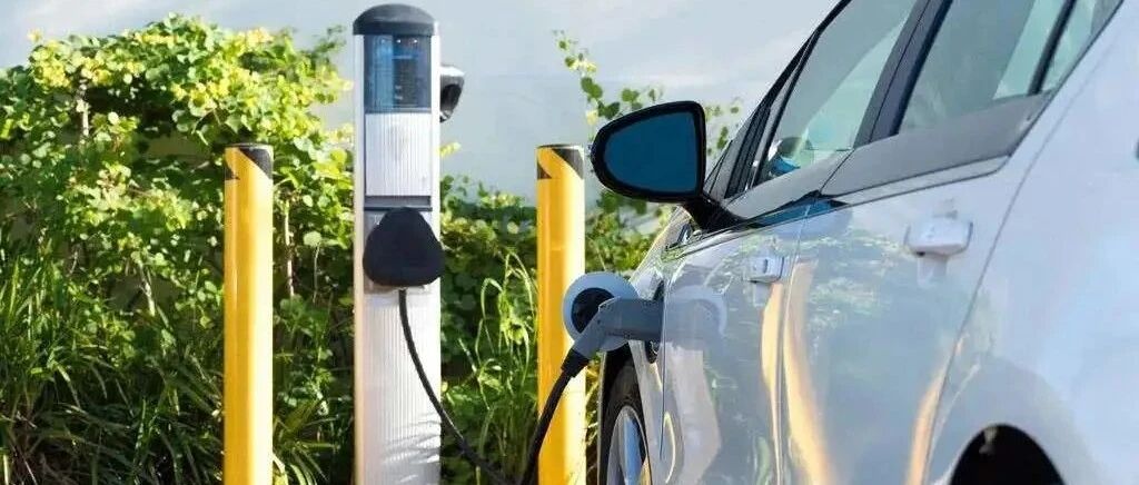 为什么造车的公司都开始卖保险了？