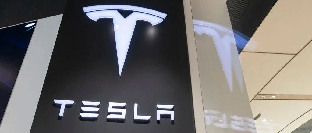特斯拉，降价暴徒
