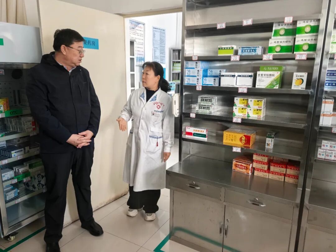 _罗志伟调研苏木镇卫生院“规范化药（库）房”建设工作_罗志伟调研苏木镇卫生院“规范化药（库）房”建设工作