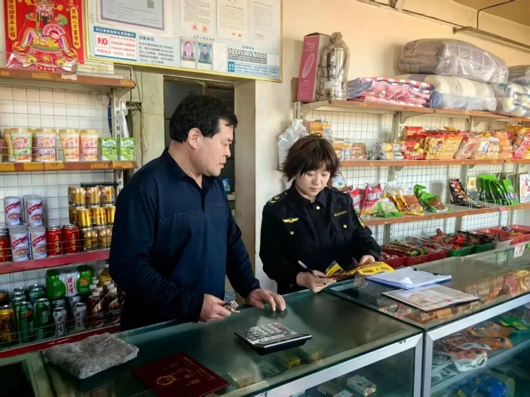 阿拉善盟市场监管局整治农村假冒伪劣食品  筑牢“舌尖安全”最后一公里__阿拉善盟市场监管局整治农村假冒伪劣食品  筑牢“舌尖安全”最后一公里