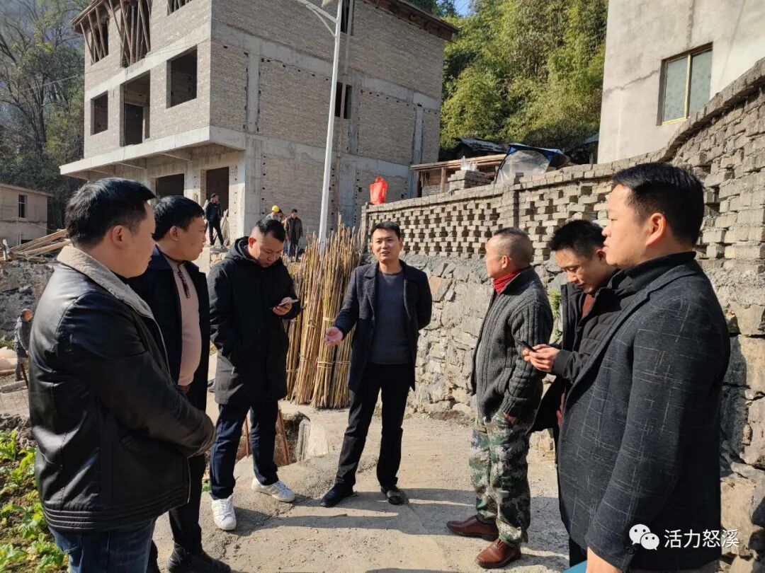 县乡村振兴局党组成员、副局长杨启华到怒溪镇河口村督导军屯水库移民后