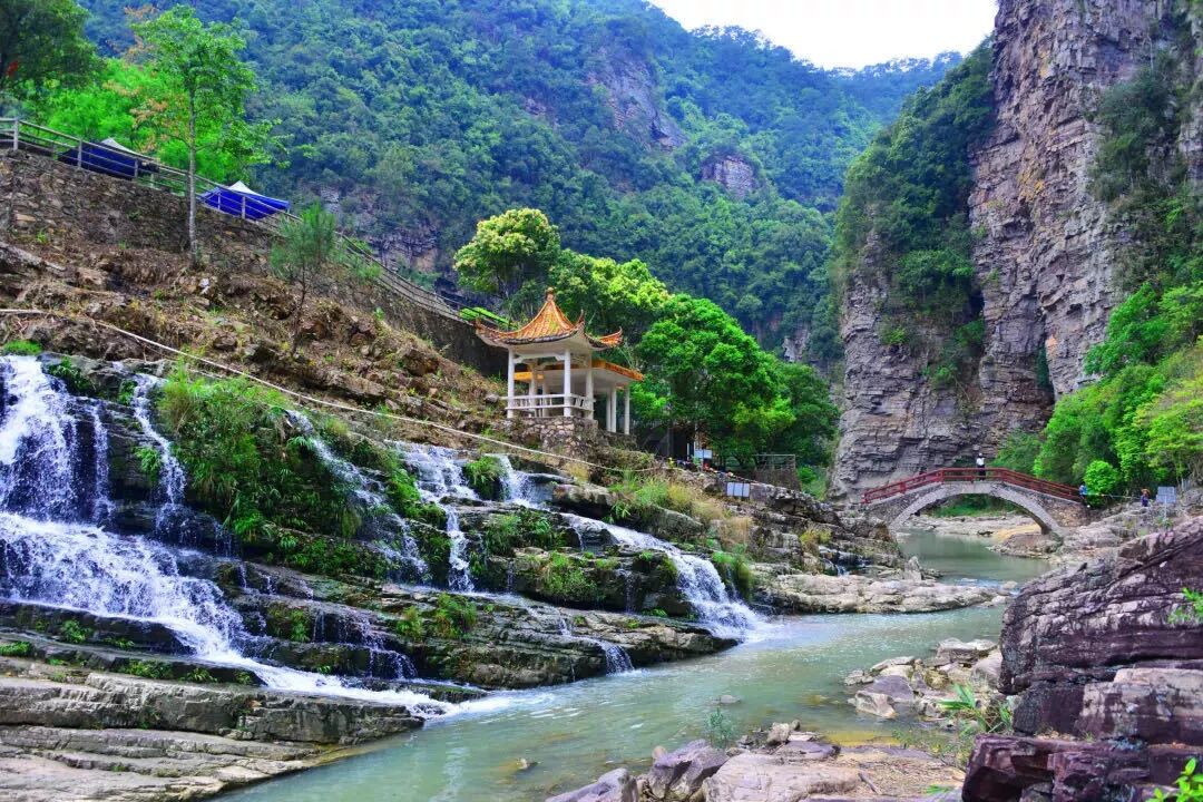 扩散4月1日起千层峰景区大斑石景区有序恢复开放