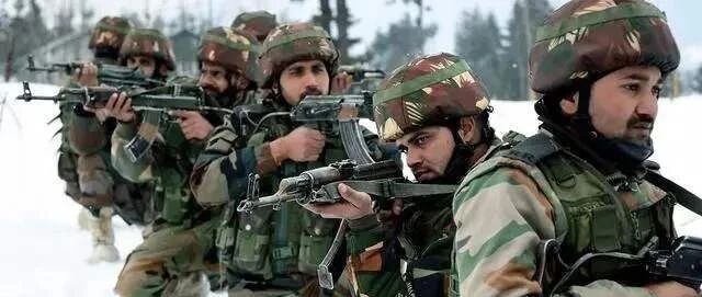 中印边境对峙持续，印军调整130万部队，为两线作战做战前准备