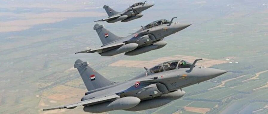 印媒：解放军战机都是劣质复制品，阵风战机将在空袭中国打头阵