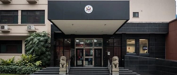 反击来了！中国外交部回应关闭美国驻成都总领事馆：美方人员干涉中国内政