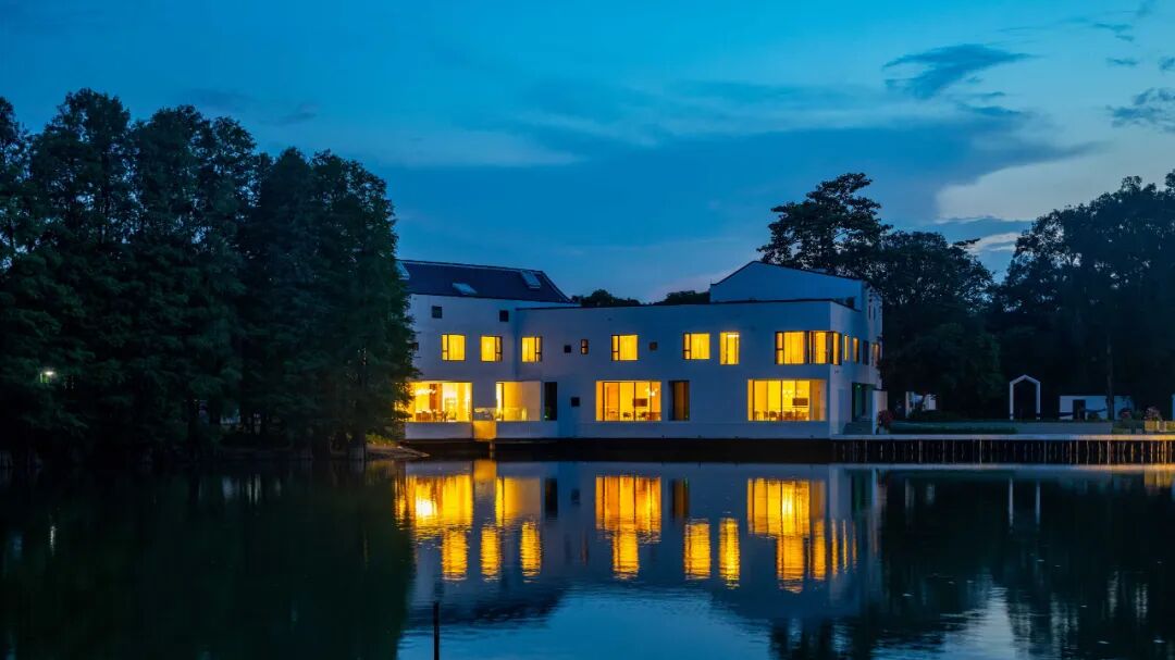 比厦门悠闲，美食不输扬州！初秋红叶漫天，谁不爱这座幸福感老城？