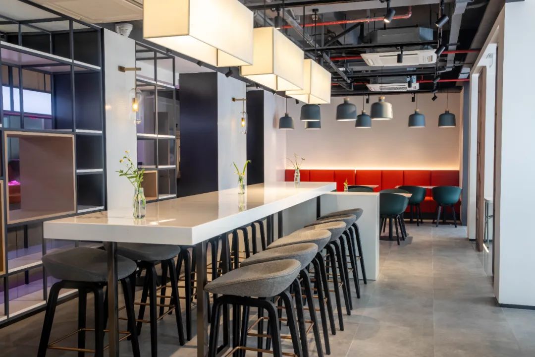 比厦门悠闲，美食不输扬州！初秋红叶漫天，谁不爱这座幸福感老城？