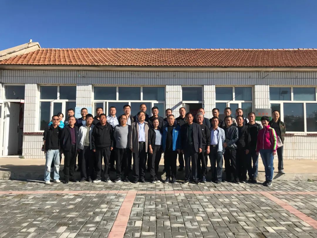 中秋慰问情谊浓携手共筑乡村美上板城监狱走访慰问康保脱贫攻坚点