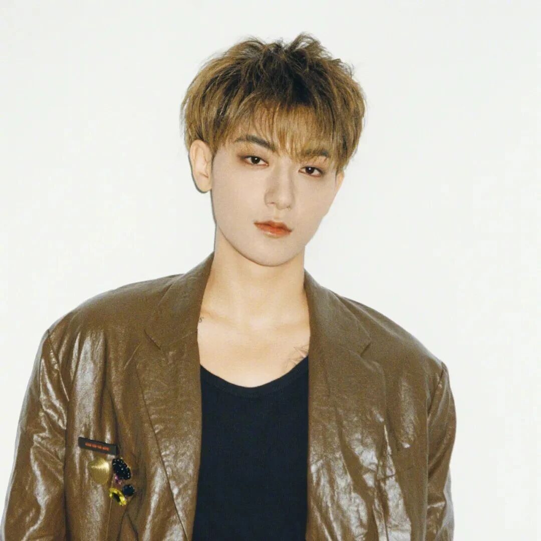 黄子韬自曝卫生巾工厂现状:销售了1.5个亿,本金还没赚回来,工厂6个生产线各花了2000多万