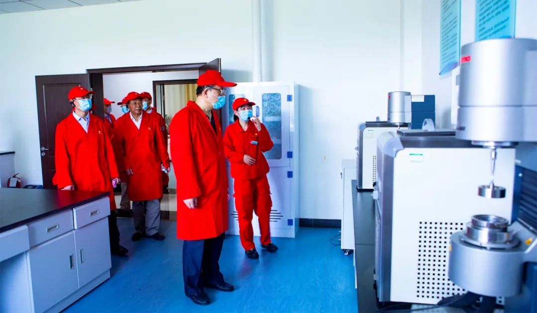 实博体育:化工集团与中国石油勘探开发研究院油田化学研究所创建油田化学技术创新联合体