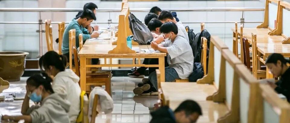 考研的人拼到死，保研有人放鸽子